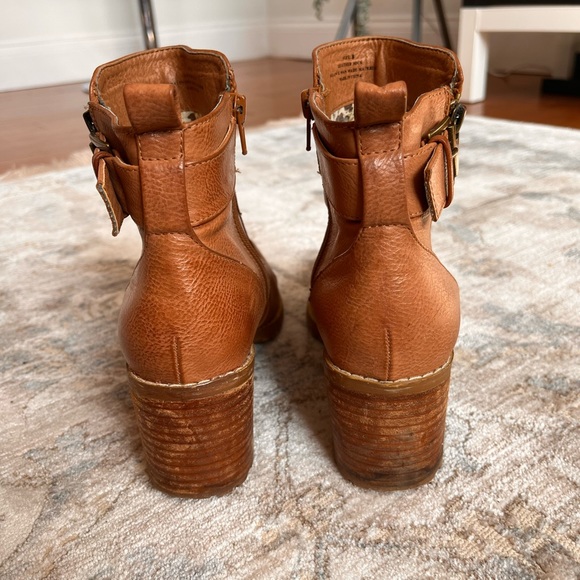 Great booties to transition into spring! ✨🌸 - Picture 4 of 8